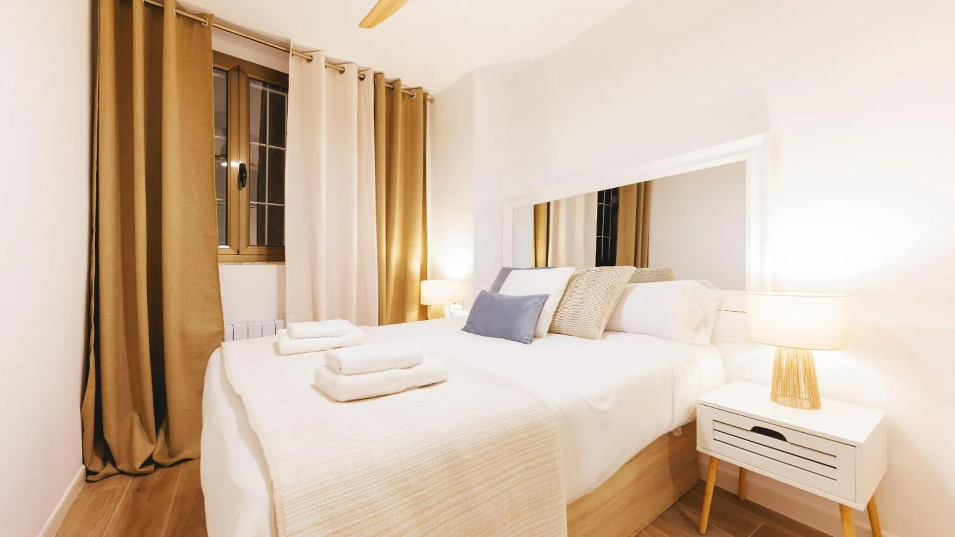 アパート ジローナBravissimo Auriga, Old Town Retreatアパートメント スペイン